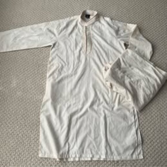 Gently used super soft Boys cream Kameez and shalwar set - Picture 1 of 3